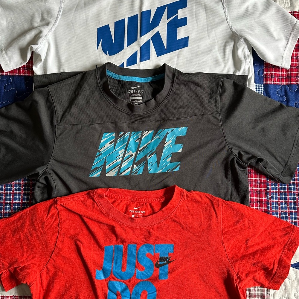 Nike Boys X-Large T- Shirts (3)
